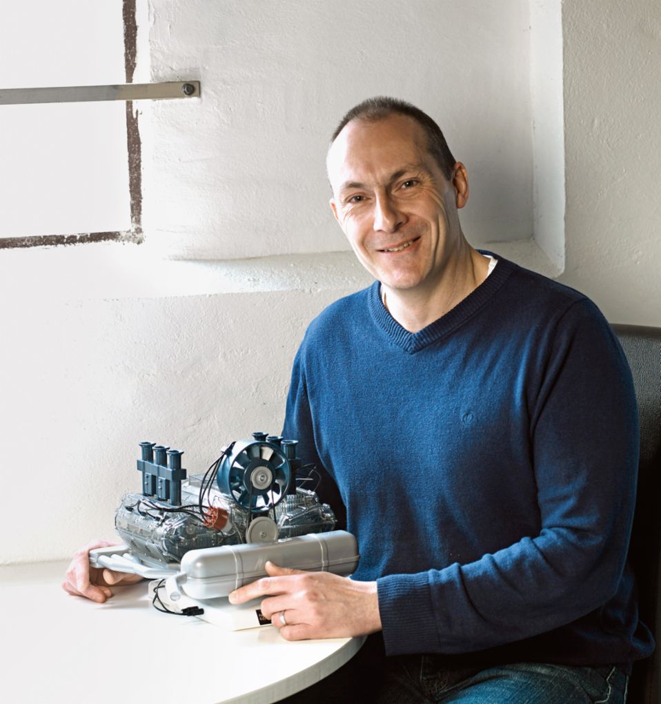 Miniature porsche hot sale 911 engine